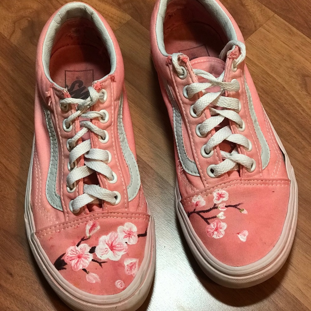 Custom Vans - Picture 4 of 4